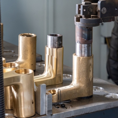 CNC Grinding Faucets เครื่องขัดหุ่นยนต์อัตโนมัติสำหรับการติดตั้งเครื่องสุขภัณฑ์