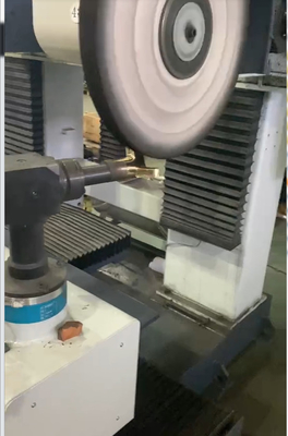 X-Axis Max ความเร็ว 20m/Min V-Axis เดินทางถึง ±720° เครื่องเลืองอัตโนมัติ